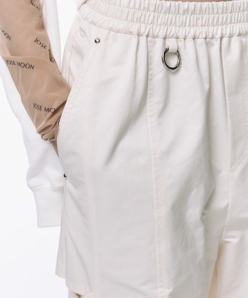 JOSE MOON(ジョゼムーン)の「SIDE TUCK TAFFETA PANTS/サイドタックタフタパンツ(その他パンツ・レディース・ブラック/ホワイト・FREE)」の4枚目の写真