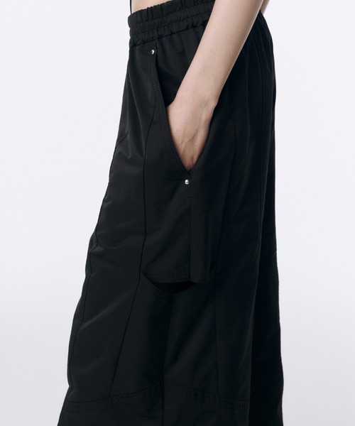 JOSE MOON(ジョゼムーン)の「SIDE TUCK TAFFETA PANTS/サイドタックタフタパンツ(その他パンツ・レディース・ブラック/ホワイト・FREE)」の14枚目の写真