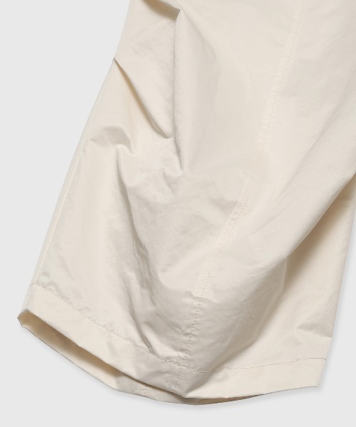 JOSE MOON(ジョゼムーン)の「SIDE TUCK TAFFETA PANTS/サイドタックタフタパンツ(その他パンツ・レディース・ブラック/ホワイト・FREE)」の21枚目の写真