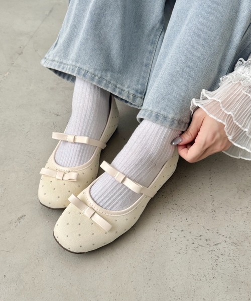 SOLLON.(ソルロン)の「ダブルリボンドットパンプス(バレエシューズ・レディース・ブラック/アイボリー/ミント/ブラック系その他・23.5cm/24.5cm)」の2枚目の写真