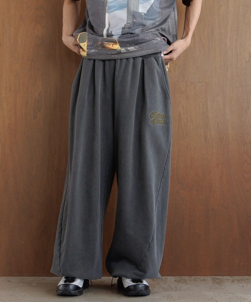 PBLIM(ページボーイリム)の「《UNISEX/セットアップ対応》バルーンスウェットパンツ(スウェットパンツ・レディース・杢グレー/チャコールグレー/カモフラージュ/ダークブラウン・MEDIUM/LARGE)」の2枚目の写真