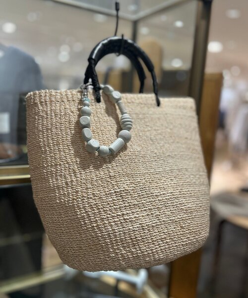 LIVETART（リヴェタート）の「《ina.seifart》ミックスウッドビーズキーホルダー（キーホルダー・レディース・ネイビー/ベージュ/ライトグレー・FREE）」の4枚目の写真