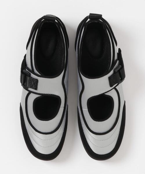 KBF(ケイビーエフ)の「抗菌防臭メリージェーンスニーカー(スニーカー・レディース・ブラック/ライトグレー・38/36/37)」の22枚目の写真