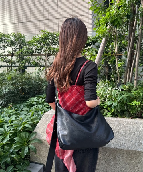 FOREVER 21(フォーエバー トゥエンティーワン)の「【2025SS】ハトメショルダーバッグ(ショルダーバッグ・レディース・ブラック/ブラウン・FREE)」の9枚目の写真