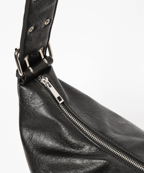 FOREVER 21(フォーエバー トゥエンティーワン)の「【2025SS】ハトメショルダーバッグ(ショルダーバッグ・レディース・ブラック/ブラウン・FREE)」の16枚目の写真