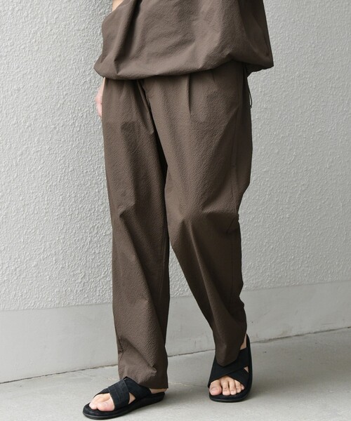 SHIPS any（シップス エニィ）の「SHIPS any:〈撥水/軽量/ストレッチ〉SOLOTEX(R) シアサッカー セミワイド イージーパンツ(セットアップ対応)25SS◇◇（その他パンツ・メンズ・ブラウン/ネイビー/その他/ブラック・SMALL/LARGE/MEDIUM）」の12枚目の写真