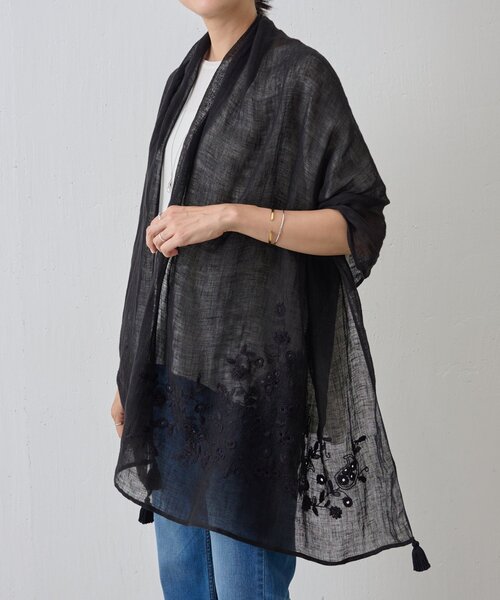 BEARDSLEY(ビアズリー)の「《CITRUS》フラワー刺繍タッセルストール(ストール/ショール・レディース・ベージュ/ブラック・FREE)」の8枚目の写真