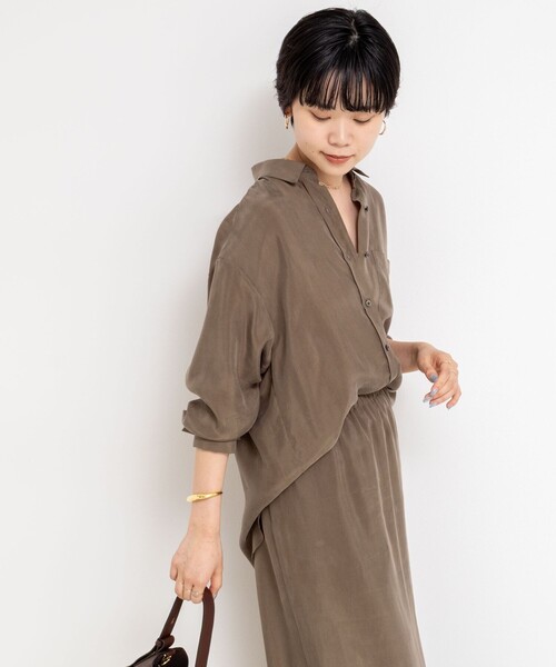 NOLLEY’S（ノーリーズ）の「《セットアップ対応》ウォッシャブルシルキーキュプラドレープシャツ（シャツ/ブラウス・レディース・ベージュ/ブラウン/チャコールグレー・38）」の14枚目の写真
