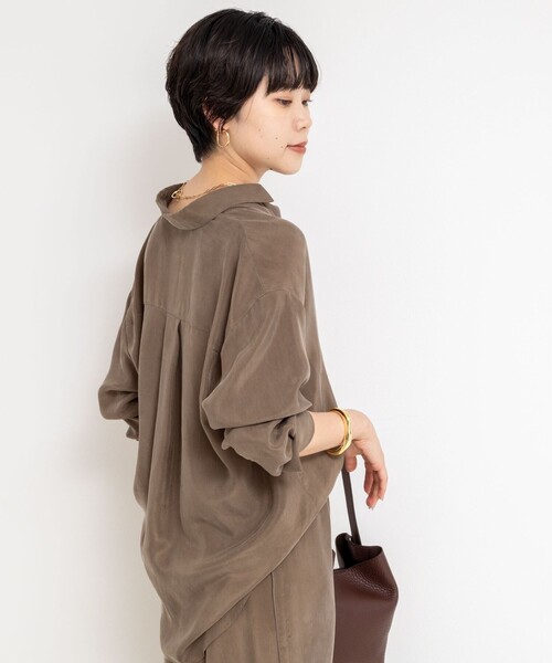 NOLLEY’S（ノーリーズ）の「《セットアップ対応》ウォッシャブルシルキーキュプラドレープシャツ（シャツ/ブラウス・レディース・ベージュ/ブラウン/チャコールグレー・38）」の15枚目の写真