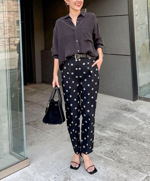 NOLLEY’S（ノーリーズ）の「《セットアップ対応》ウォッシャブルシルキーキュプラドレープシャツ（シャツ/ブラウス・レディース・ベージュ/ブラウン/チャコールグレー・38）」の22枚目の写真