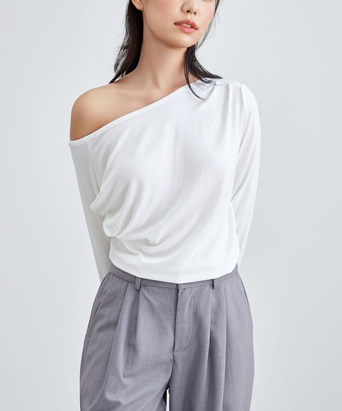 Lace Ladies（レースレディース）の「ソリッドカラー アシンメトリー オフショル 長袖 プルオーバー（Tシャツ/カットソー・レディース・ブラック/ホワイト/ダークグレー・FREE/S）」の9枚目の写真