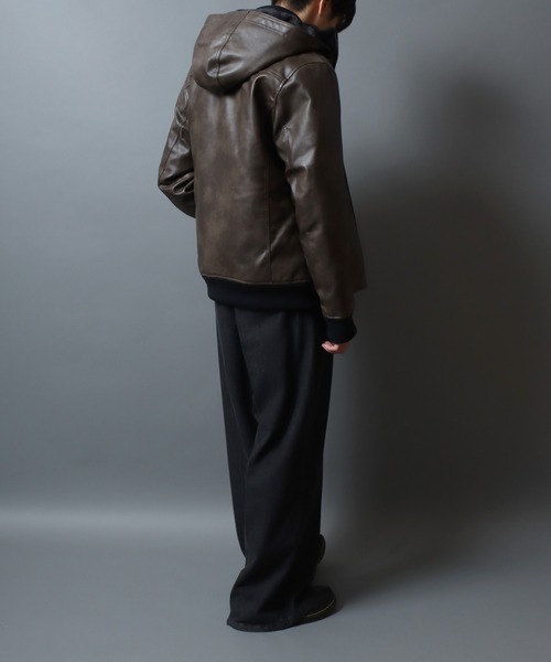 ANPAS(アンパス)の「Faux Leather Hooded Jacket with Boa Lining/フェイクレザー 2WAY フーデッド裏ボアジャケット/パーカー/フード脱着可/アウター メンズ レディース(ブルゾン・メンズ・ブラック/ブラック系その他/ブラウン系その他・LL/M/L)」の5枚目の写真