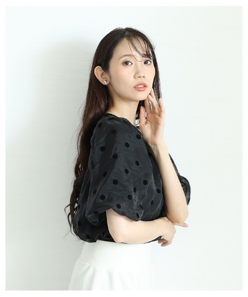 Sawa a la mode（サワアラモード）の「シアードットレイヤードパフスリーブトップス（シャツ/ブラウス・レディース・ホワイト/ブラック・FREE）」の5枚目の写真