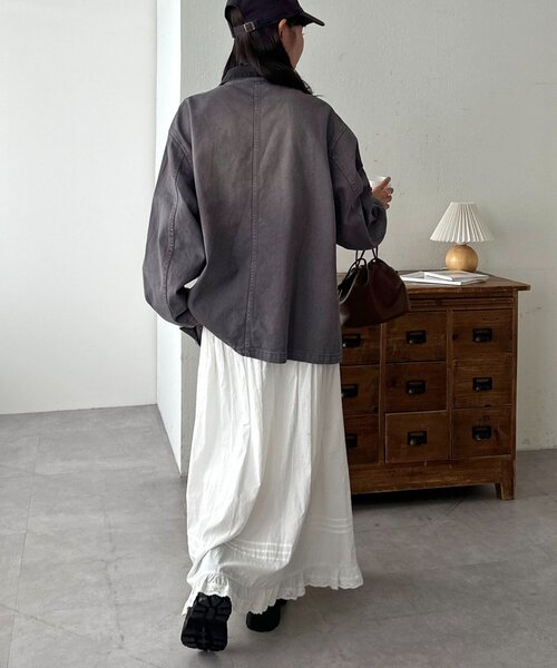 DISCOAT(ディスコート)の「【ユニセックス】Fレザーコントラストカラーカバーオール(カバーオール・レディース・チャコールグレー/ライトベージュ・FREE)」の7枚目の写真