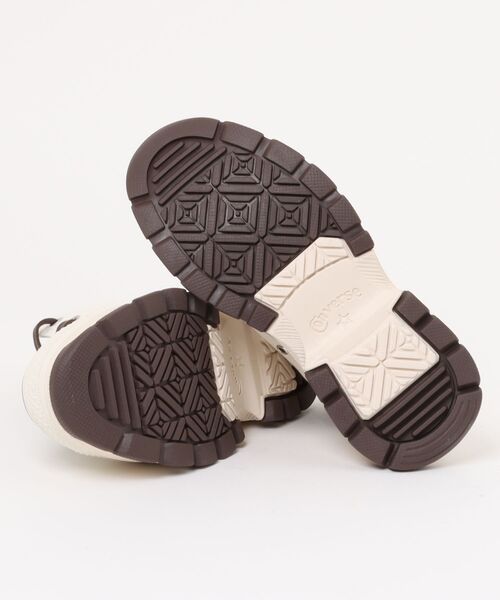 CONVERSE(コンバース)の「converse コンバース ALL STAR TREKWAVE CB HI レディーススニーカー 厚底(オールスタートレックウエーブCBハイ) 31315861(スニーカー・レディース・ホワイト/ブラウン・22.5cm/23.5cm/24.5cm/23.0cm/24.0cm/25.0cm)」の4枚目の写真