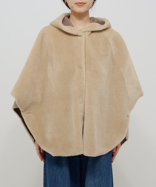 Omekashi（オメカシ）の「ショートファーボンディングポンチョ（ポンチョ・レディース・ベージュ/チャコールグレー・FREE）」の16枚目の写真