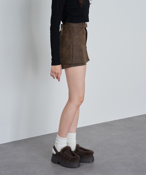 RAY CASSIN（レイカズン）の「レザーマイクロミニスカート（スカート・レディース・ブラウン系その他2/ベージュ系その他2/ブラック系その他2・M/S）」の11枚目の写真