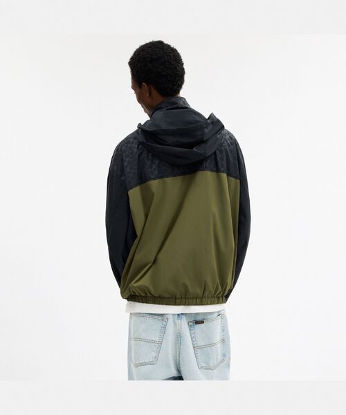 COACH(コーチ)の「カラーブロック ウインドブレーカー(ナイロンジャケット・メンズ・グリーン系その他・LARGE/MEDIUM/SMALL)」の4枚目の写真