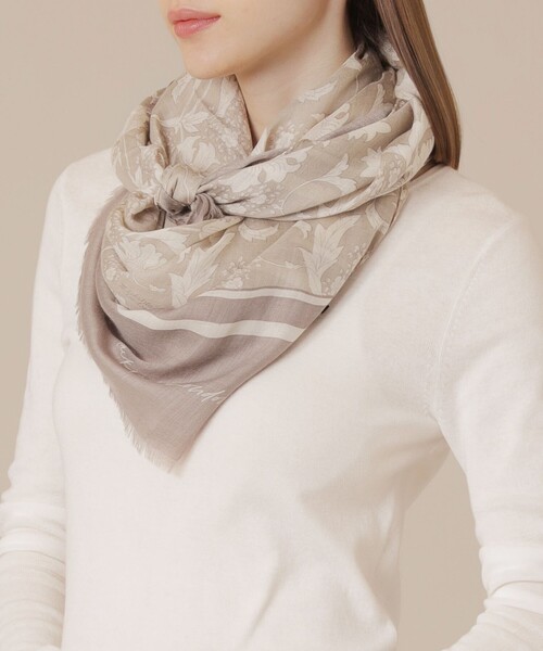 MACKINTOSH LONDON（マッキントッシュ ロンドン）の「バイブリーフラワーカシミヤシルクストール（ストール/ショール・レディース・グレー系その他/ワイン・FREE）」の2枚目の写真