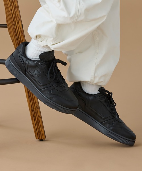 LACOSTE（ラコステ）の「メンズ T-CLIP SHIELD 225 1 SMA（スニーカー・メンズ・ブラック×ブラック・29.0cm/28.5cm/25.0cm/25.5cm/26.5cm/26.0cm/28.0cm/27.0cm）」の5枚目の写真