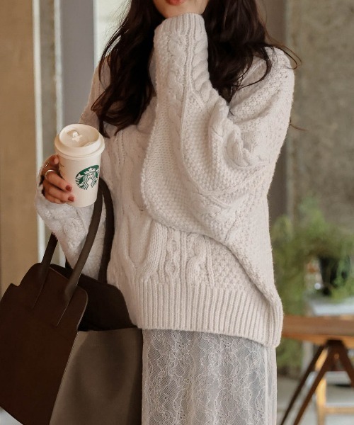 AMELY(エミリー)の「ボリュームスリーブケーブルニット(ニット/セーター・レディース・モカ/ブラック/ベージュ系/グレー・フリー)」の22枚目の写真