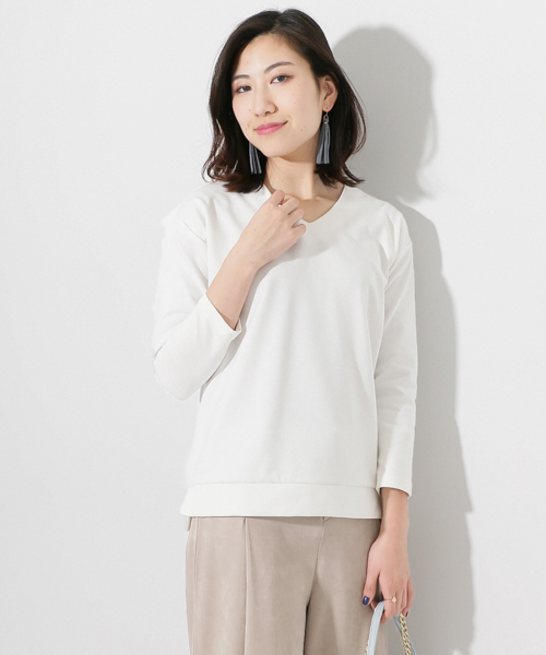 SENSE OF PLACE by URBAN RESEARCH（センスオブプレイスバイアーバンリサーチ）の「DB VネックTシャツ（Tシャツ/カットソー・レディース・ベージュ/ネイビー/ホワイト/グレー/ピンク・FREE）」の2枚目の写真