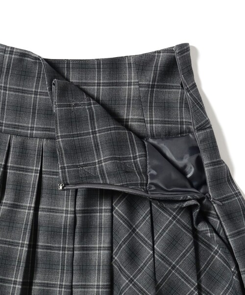 Ray BEAMS（レイビームス）の「チェック キルト ミディスカート（スカート・レディース・シルバー/ベージュ・1/0）」の4枚目の写真