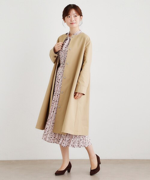 LAURA ASHLEY（ローラアシュレイ）の「【袖裏柄あり】ノーカラーロングコート（ノーカラーコート・レディース・ベージュ/ネイビー・38/40）」の4枚目の写真
