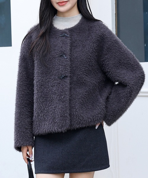 Lace Ladies(レースレディース)の「ノーカラー コンパクト ボア ファー ジャケット(ノーカラージャケット・レディース・グレー/ブラック/アイボリー・FREE)」の3枚目の写真