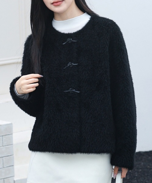 Lace Ladies(レースレディース)の「ノーカラー コンパクト ボア ファー ジャケット(ノーカラージャケット・レディース・グレー/ブラック/アイボリー・FREE)」の1枚目の写真