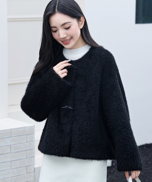 Lace Ladies(レースレディース)の「ノーカラー コンパクト ボア ファー ジャケット(ノーカラージャケット・レディース・グレー/ブラック/アイボリー・FREE)」の5枚目の写真