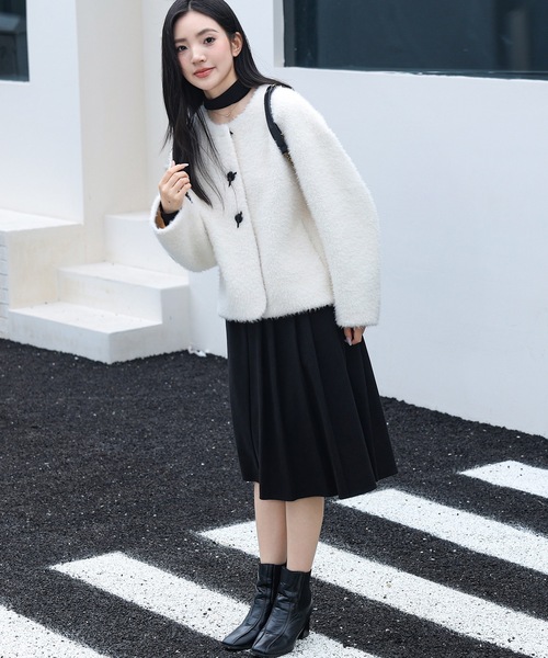 Lace Ladies(レースレディース)の「ノーカラー コンパクト ボア ファー ジャケット(ノーカラージャケット・レディース・グレー/ブラック/アイボリー・FREE)」の18枚目の写真