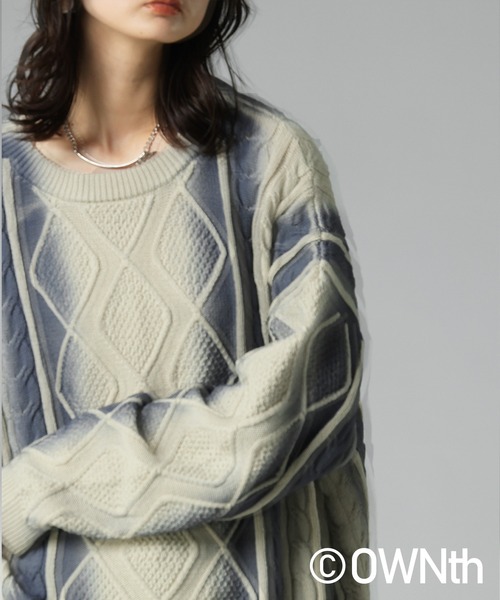 antiqua（アンティカ）の「配色スプレー ニット（ニット/セーター・レディース・オフホワイト/ブラック・ONESIZE）」の4枚目の写真