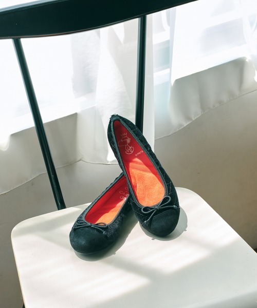 BUTTERFLY TWISTS（バタフライツイスト）の「【BUTTERFLY TWISTS / バタフライツイスト 】OLIVIA PEANUTS  / オリビア ピーナッツ（パンプス・レディース・ブラック×ブラック/ブラック×レッド・40/38/39）」の2枚目の写真