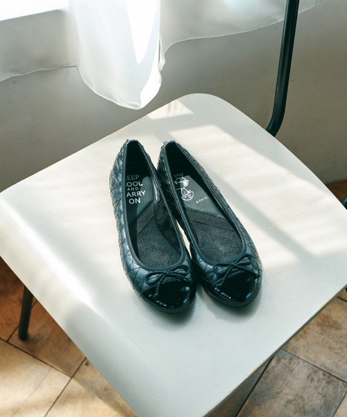 BUTTERFLY TWISTS（バタフライツイスト）の「【BUTTERFLY TWISTS / バタフライツイスト 】OLIVIA PEANUTS  / オリビア ピーナッツ（パンプス・レディース・ブラック×ブラック/ブラック×レッド・40/38/39）」の4枚目の写真