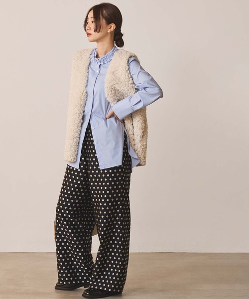 Gready Brilliant(グレディブリリアン)の「フリルカラーシャツ(シャツ/ブラウス・レディース・オフホワイト/サックスブルー・38)」の11枚目の写真