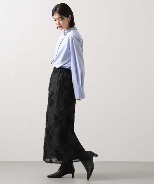 Gready Brilliant(グレディブリリアン)の「フリルカラーシャツ(シャツ/ブラウス・レディース・オフホワイト/サックスブルー・38)」の3枚目の写真