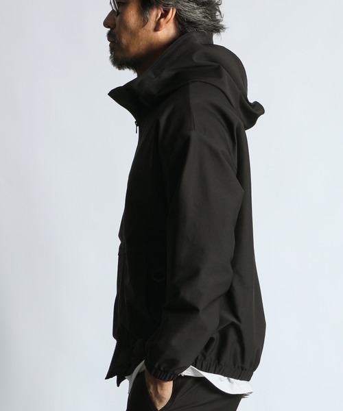 The DUFFER of ST.GEORGE（ザダファーオブセントジョージ）の「[360° THE CIRCLE STRETCH] BY WONDER SHAPE：セットアップ 軽量 フーデッドジップアウター（その他アウター・メンズ・ブラック・X-LARGE/LARGE/MEDIUM/SMALL）」の4枚目の写真