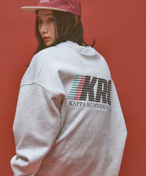 Kappa（カッパ）の「≪Kappa×and ST ウェルネスクラブ≫Running Clubデザインスウェット (ユニセックス)（スウェット・レディース・ブラック/ホワイト・SMALL/MEDIUM/LARGE）」の2枚目の写真