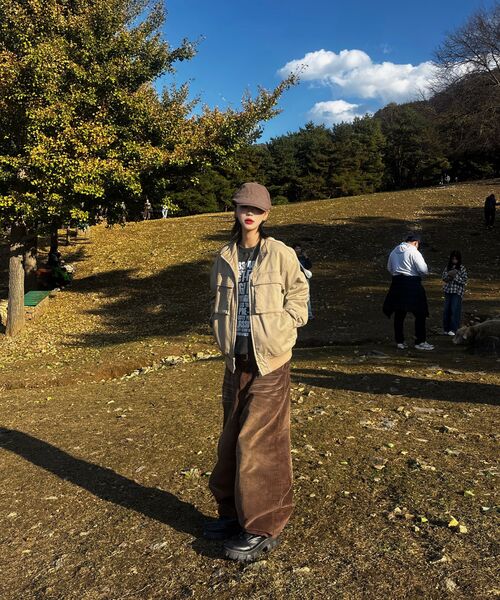 DNSR(ディーエヌエスアール)の「レガシー コーデュロイ ワイドパンツ ブラウン(その他パンツ・メンズ・その他・LARGE/X-LARGE/SMALL/MEDIUM)」の5枚目の写真
