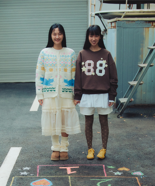 RONRON(ロンロン)の「88 STAR MIXED APPLIQUE SWEATSHIRT BROWN(スウェット・レディース・その他・FREE)」の4枚目の写真