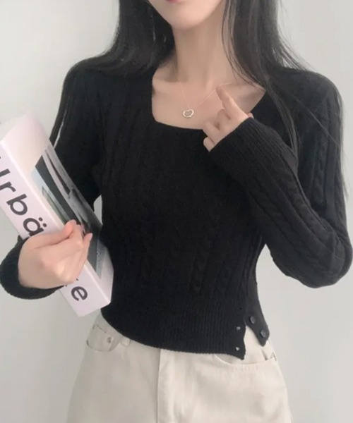 VIVID LADY（ビビッドレディー）の「スクエアネック ケーブル編み ウエストボタン ニットトップス（ニット/セーター・レディース・アイボリー/ブラック/ライトブルー/グレー・FREE）」の8枚目の写真