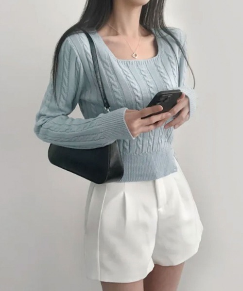 VIVID LADY（ビビッドレディー）の「スクエアネック ケーブル編み ウエストボタン ニットトップス（ニット/セーター・レディース・アイボリー/ブラック/ライトブルー/グレー・FREE）」の19枚目の写真