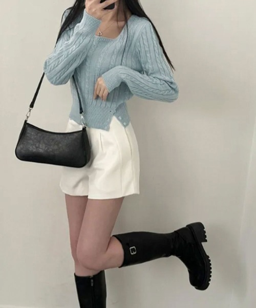 VIVID LADY（ビビッドレディー）の「スクエアネック ケーブル編み ウエストボタン ニットトップス（ニット/セーター・レディース・アイボリー/ブラック/ライトブルー/グレー・FREE）」の20枚目の写真