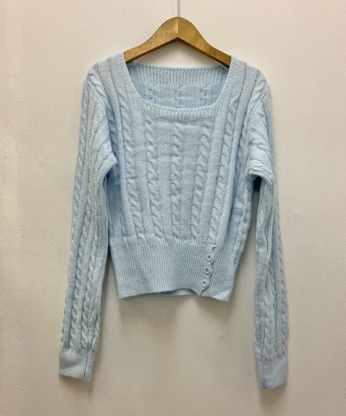 VIVID LADY（ビビッドレディー）の「スクエアネック ケーブル編み ウエストボタン ニットトップス（ニット/セーター・レディース・アイボリー/ブラック/ライトブルー/グレー・FREE）」の21枚目の写真