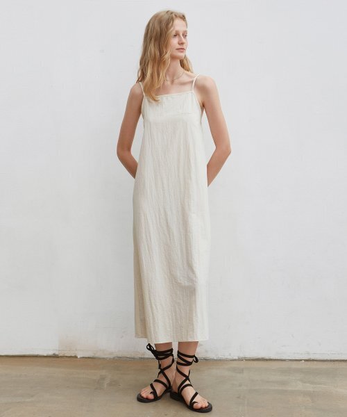 NICK&NICOLE(ニックアンドニコール)の「MOOD SLEEVELESS LONG DRESS_CREAM(ワンピース・レディース・その他・FREE)」の3枚目の写真
