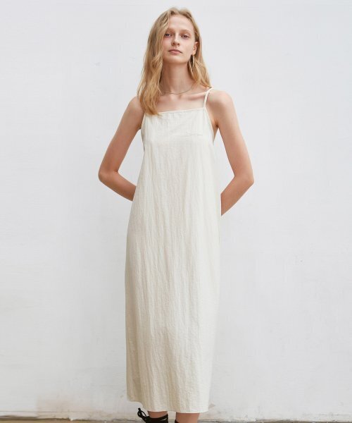 NICK&NICOLE(ニックアンドニコール)の「MOOD SLEEVELESS LONG DRESS_CREAM(ワンピース・レディース・その他・FREE)」の4枚目の写真