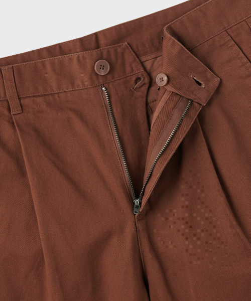 MUSINSA STANDARD（ムシンサスタンダード）の「ワンタックレギュラーフィットチノパンツ [ブリックオレンジ]（その他パンツ・メンズ・その他・31/33/26/27/28/29/38/42/36/34/32/30）」の4枚目の写真