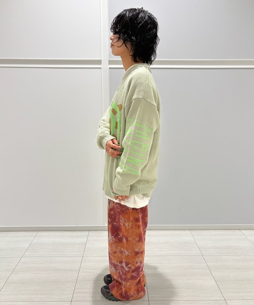 MARKEY'S(マーキーズ)の「クルーネックプリントセーター/おとな(ニット/セーター・レディース・オフホワイト/ブルー/ピンク・160cm)」の7枚目の写真