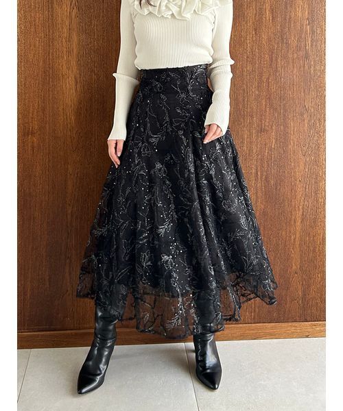 SNIDEL（スナイデル）の「エンブロイダリースカート（スカート・レディース・アイボリー/ブラック/マルチ・0/1）」の5枚目の写真